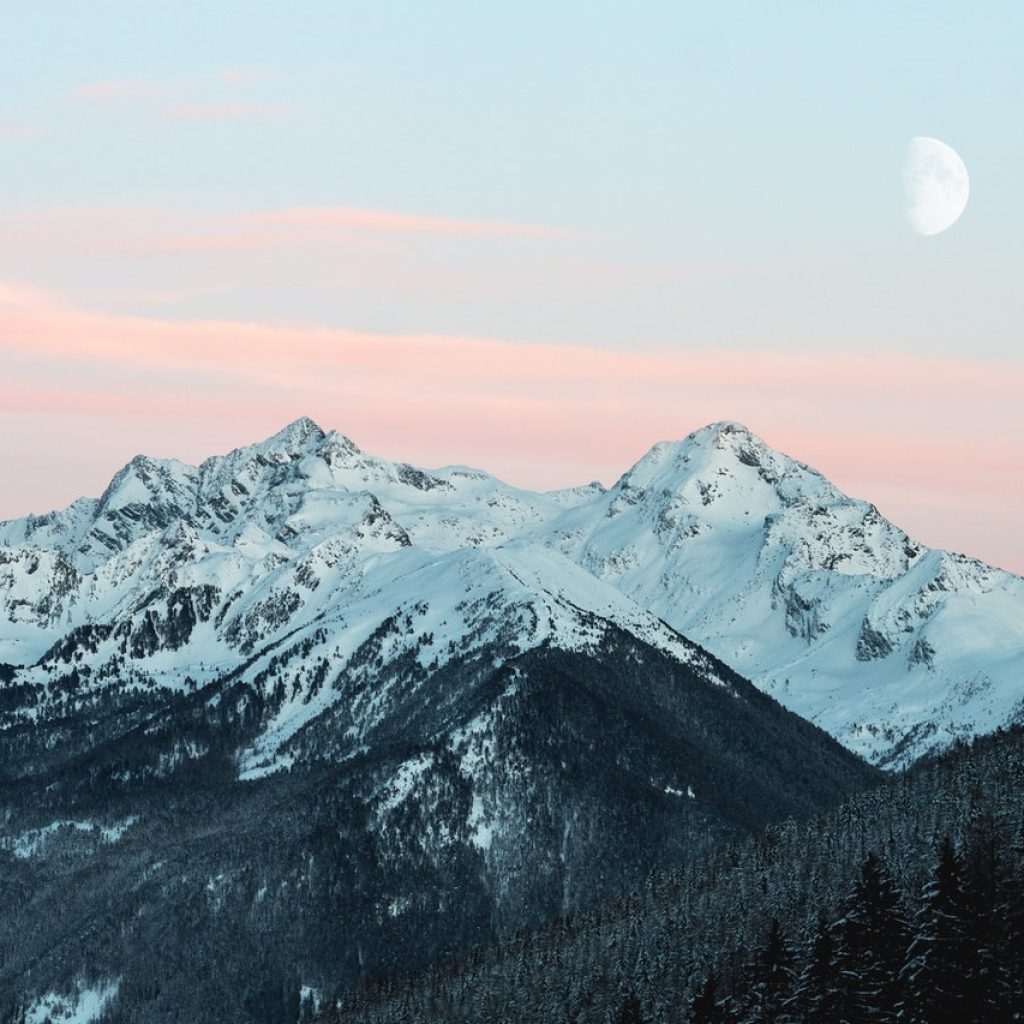 snowy mountain 1287145.jpg